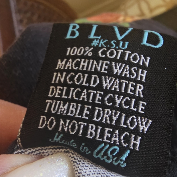 Oversized Thick Floral Tee - Picture 9 of 9